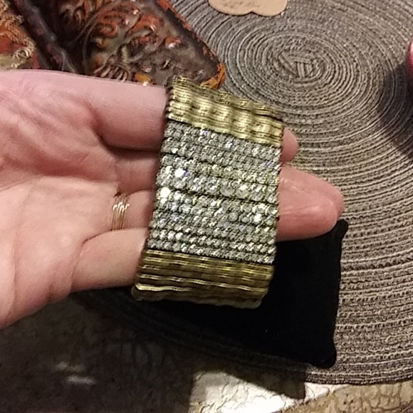 Jewelry - Picture 3 of 3